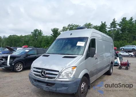 2011 Mercedes-Benz Sprinter 3500 z USA, uszkodzony, nr VIN WD3PF4CC7B5524093